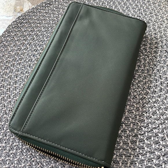 Kate Spade Zip Closure Wallet - Picture 3 of 3